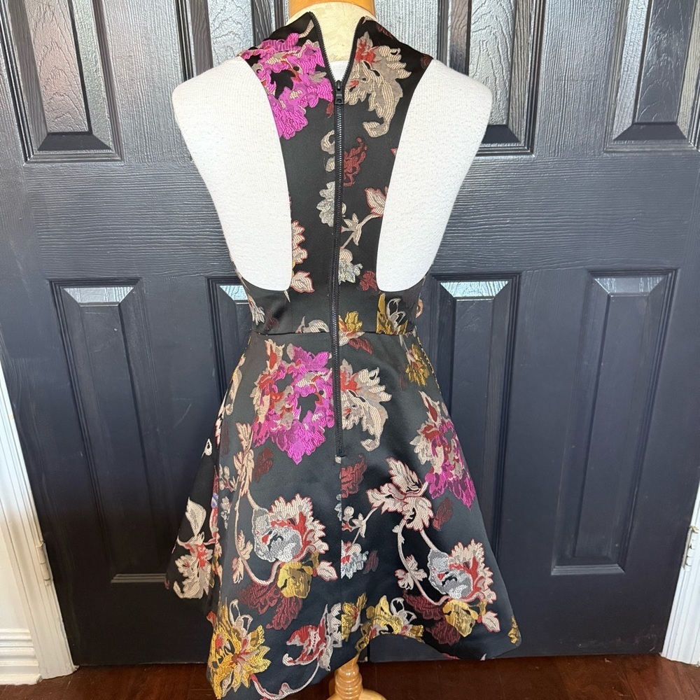 Alice + Olivia Mollie Deep V Box Dress Brocade Floral Jacquard S - Picture 6 of 9